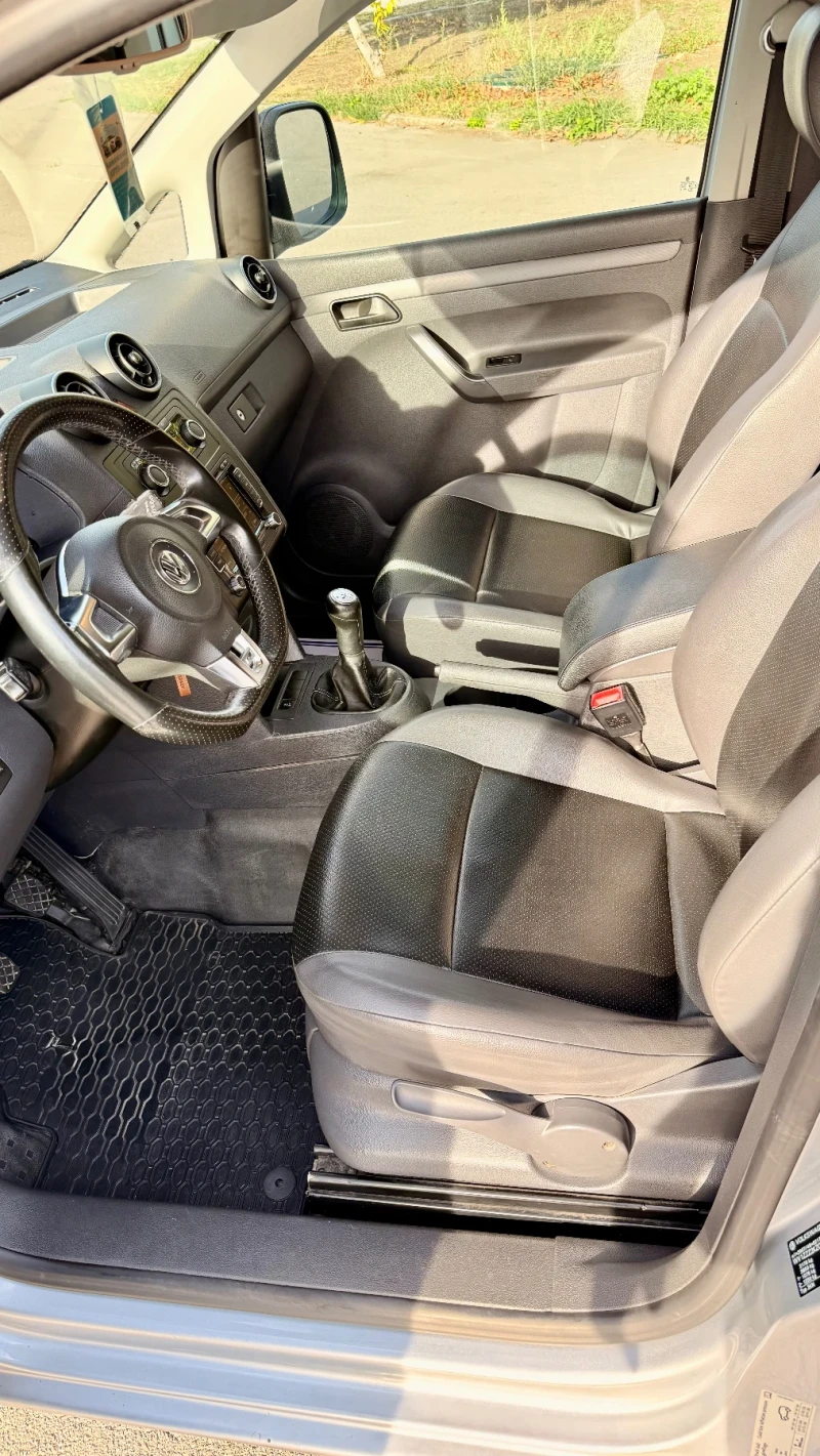 VW Caddy 1.6 TDI, снимка 5 - Автомобили и джипове - 52678350