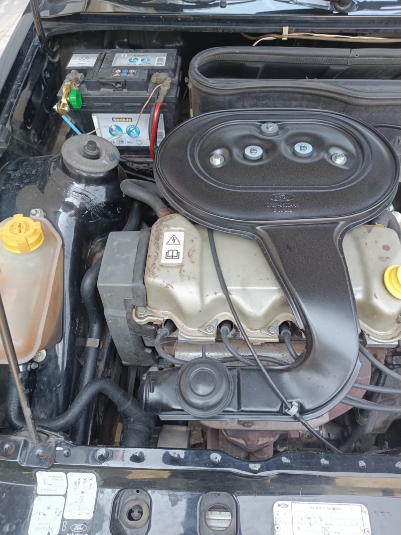 Ford Escort 1, 6 ghia, снимка 10 - Автомобили и джипове - 52439861