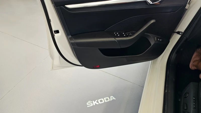 Skoda Octavia Germany* Automatik* LED* Kam* Key Go* ACC* Webasto, снимка 8 - Автомобили и джипове - 51073897