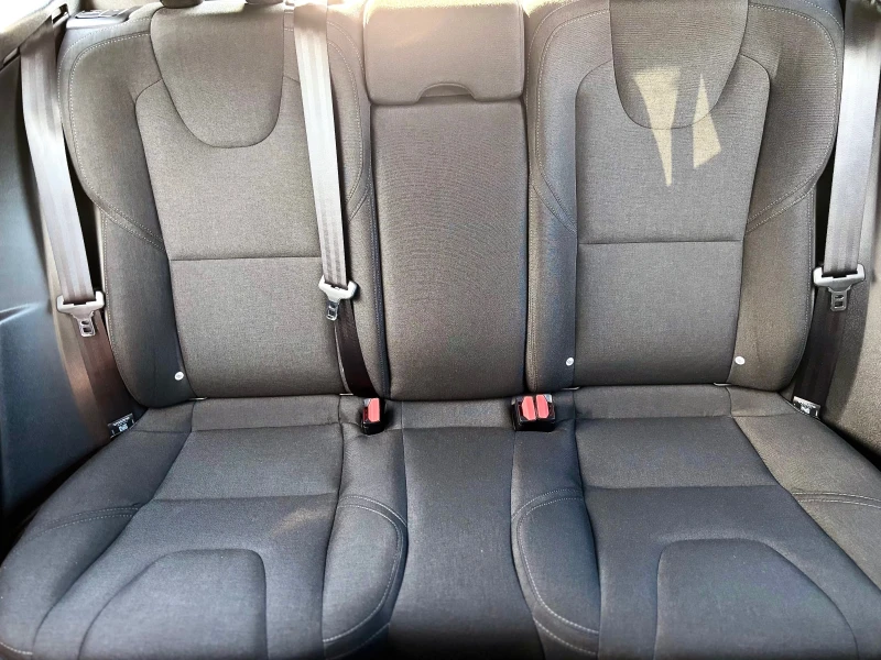 Volvo V40, снимка 11 - Автомобили и джипове - 51287657