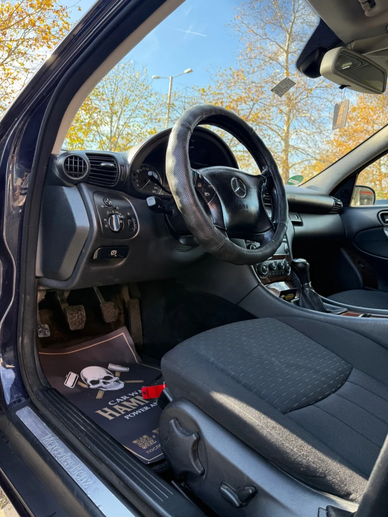 Mercedes-Benz C 220 MERCEDES C 220 КАТО НОВА!, снимка 4 - Автомобили и джипове - 52410320