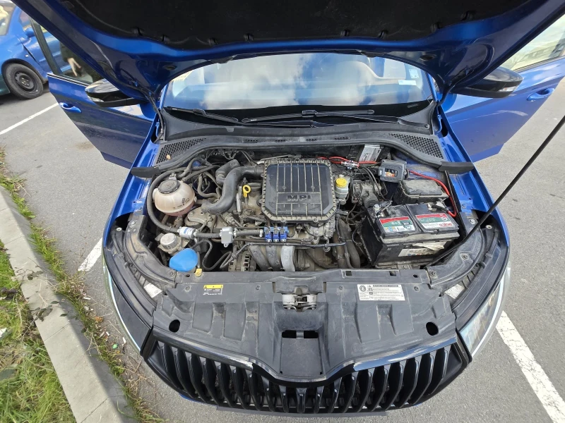 Skoda Fabia 1.0 75kc, снимка 6 - Автомобили и джипове - 52945852