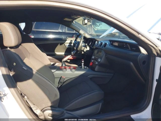 Ford Mustang  - изображение 5