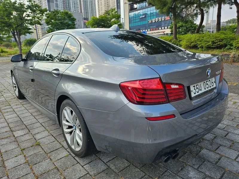 BMW 528 I M Aerodynamics, снимка 5 - Автомобили и джипове - 55146038