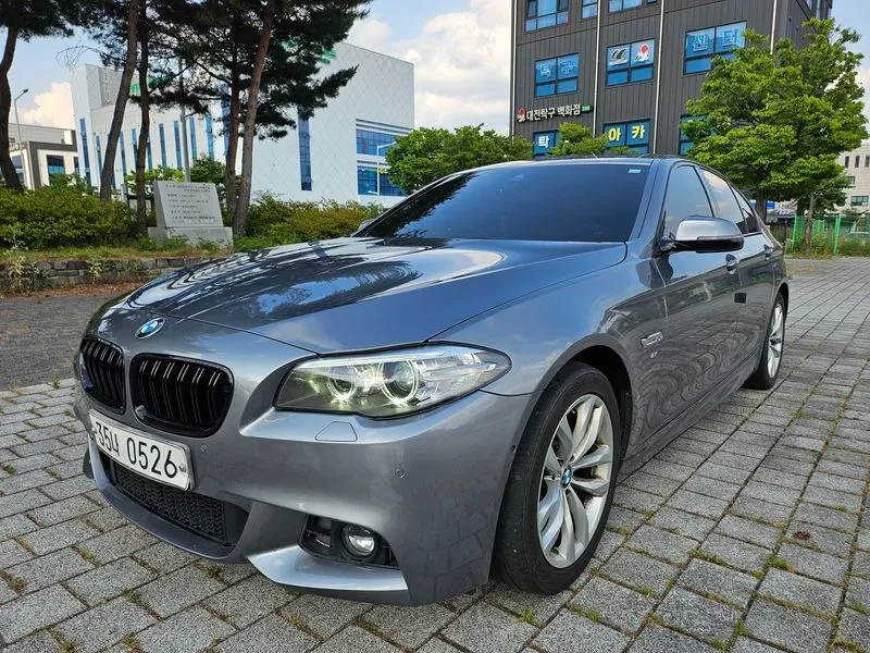 BMW 528 I M Aerodynamics, снимка 3 - Автомобили и джипове - 55146038