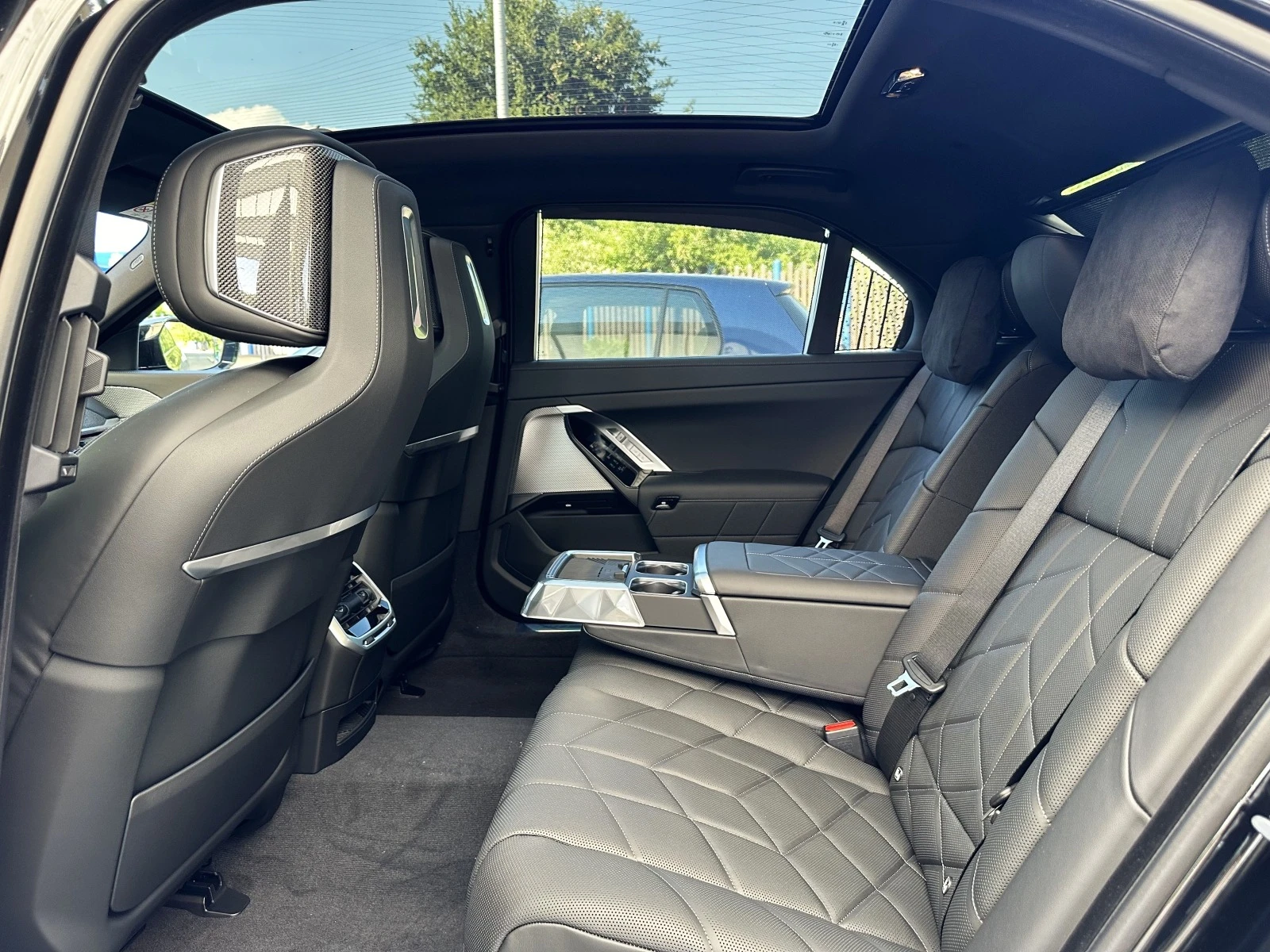 BMW i7 M70/ xDrive/ EXECUTIVE/ CARBON/ B&W/   | Mobile.bg   15