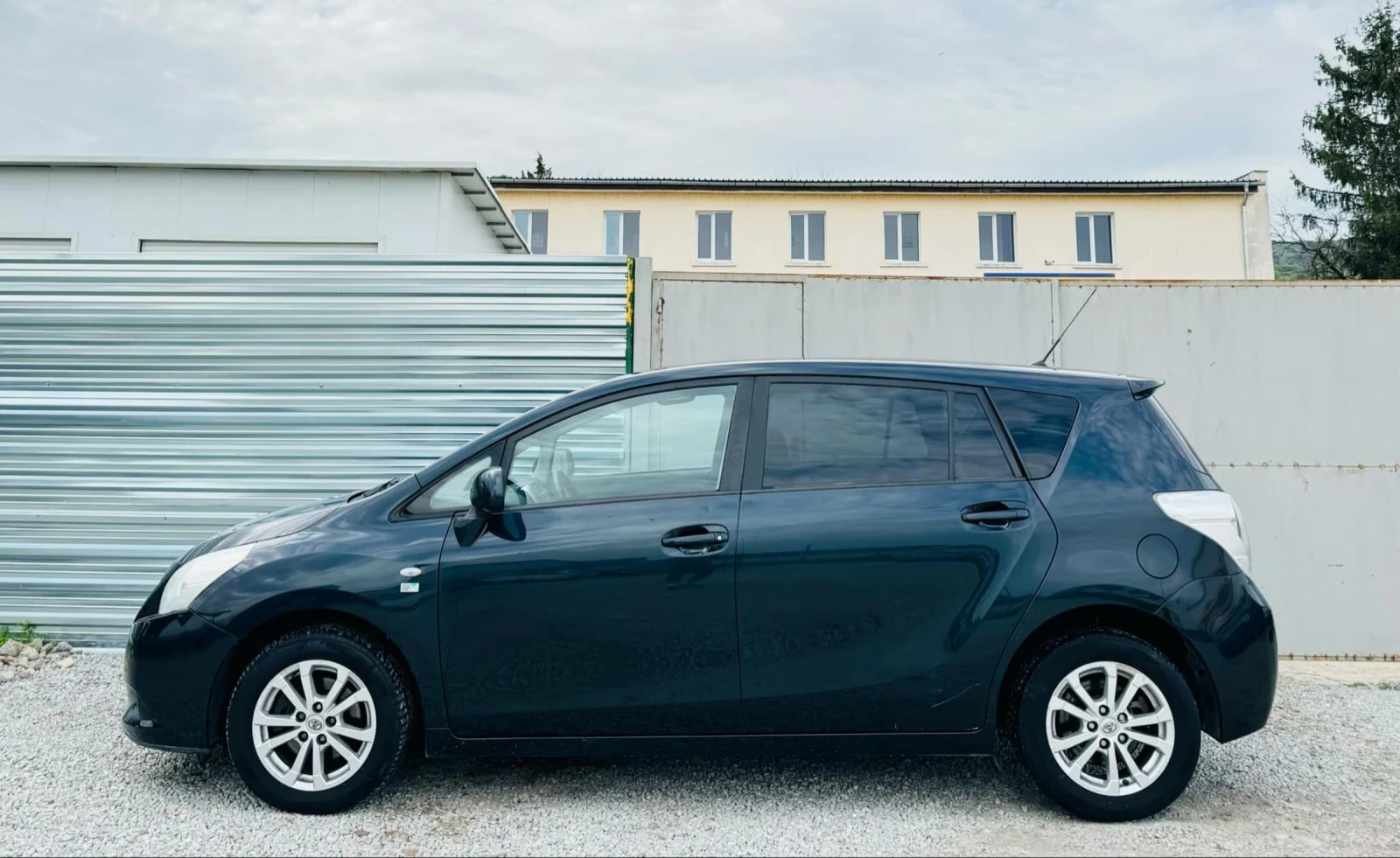 Toyota Verso 2000 D4D* 7 МЕСТА  - изображение 4