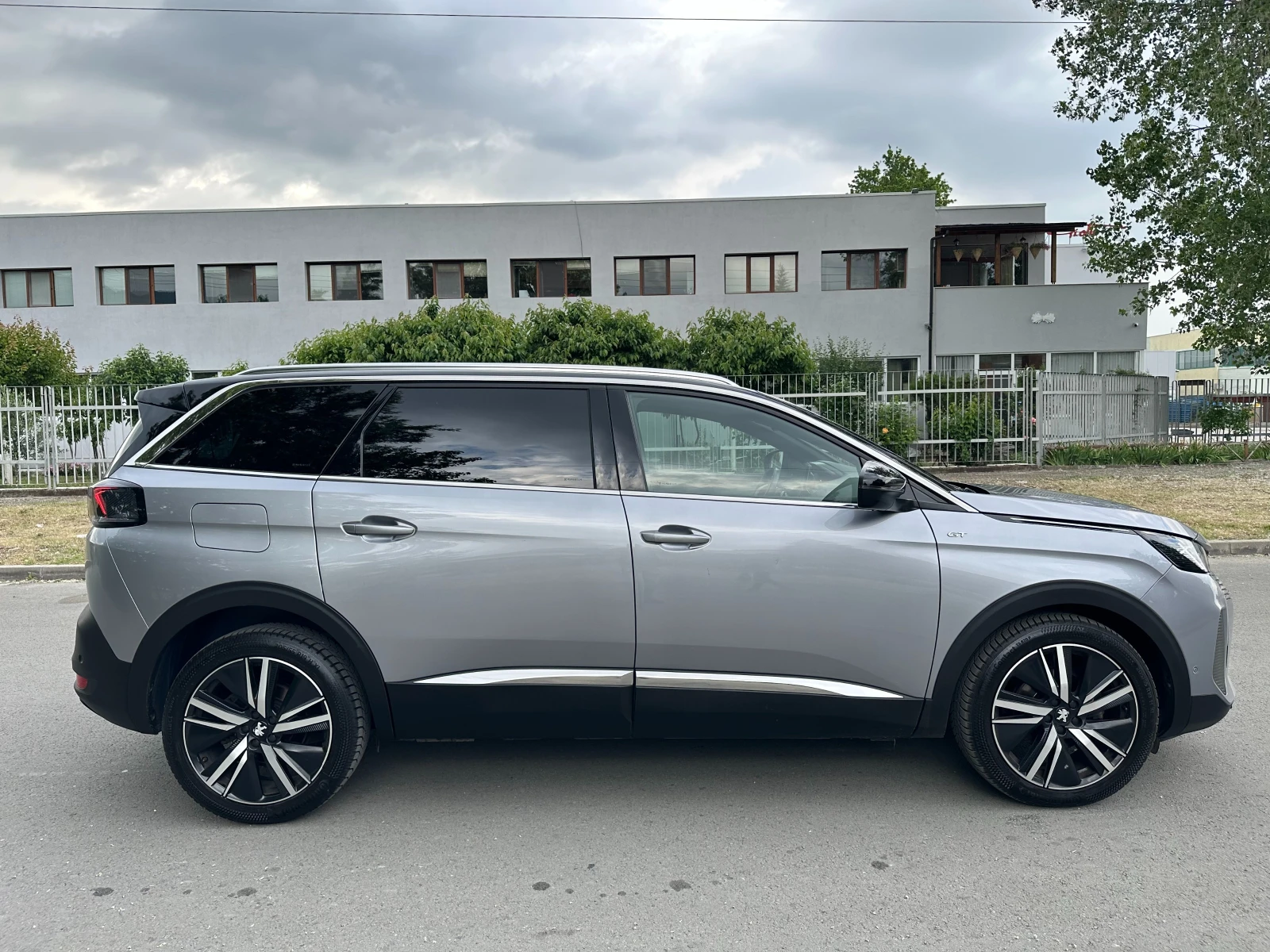 Peugeot 5008 2.0blueHDI 180к.с EAT8 GT LINE FACE 7-МЕСТЕН С ДДС - изображение 4