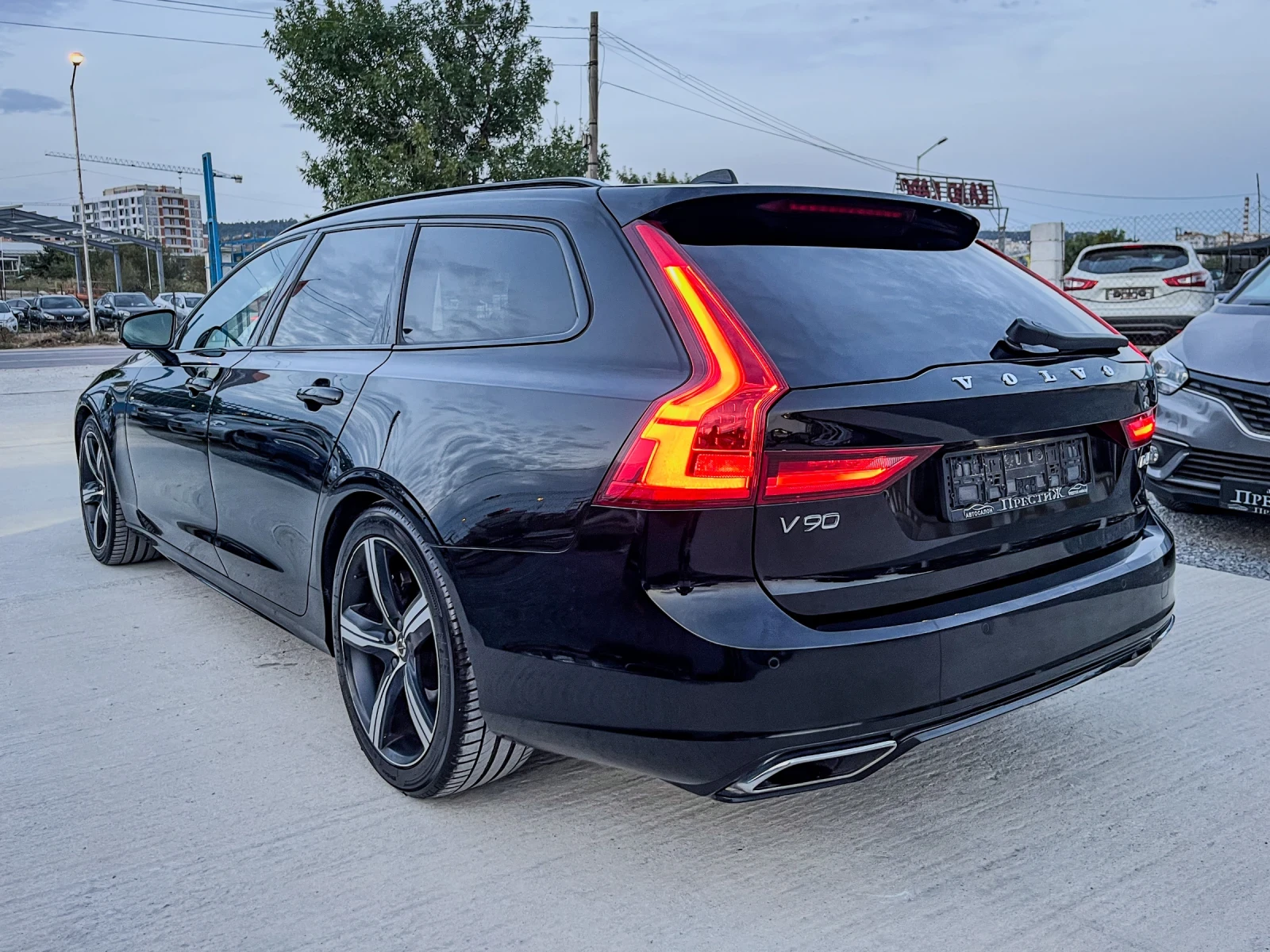 Volvo V90 R-DESIGN - НАПЪЛНО ОБСЛУЖЕН - изображение 6