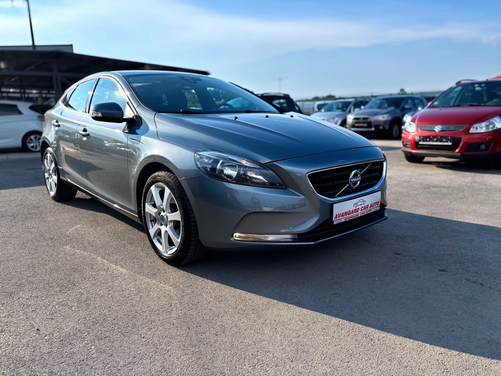 Volvo V40  - изображение 2