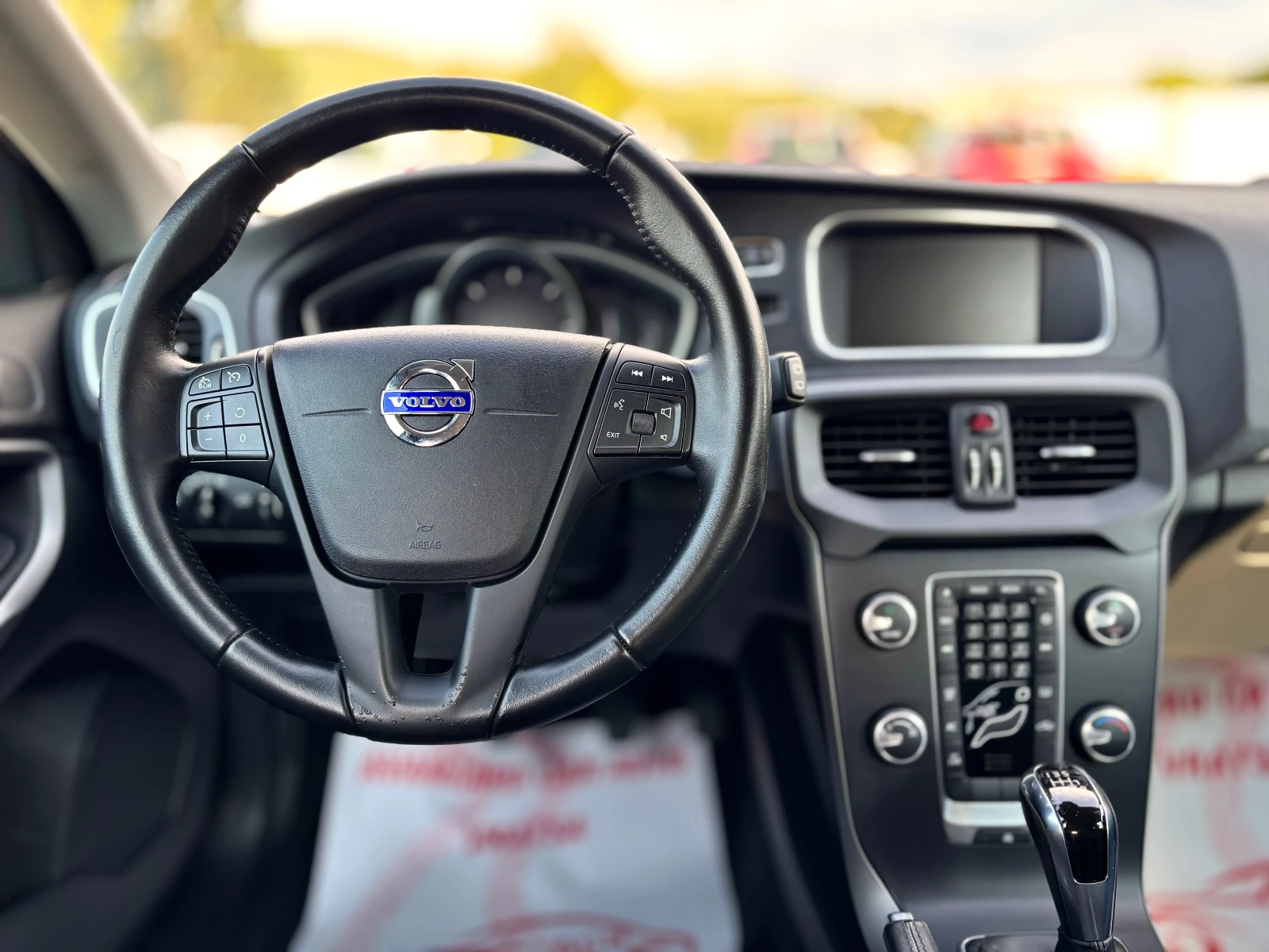 Volvo V40  - изображение 7