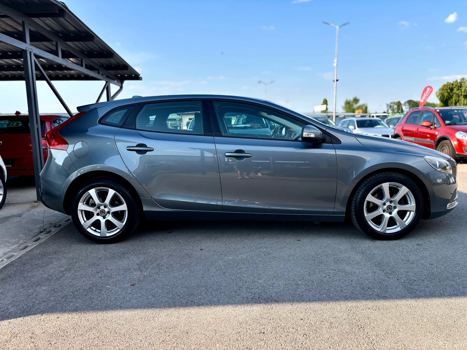 Volvo V40  - изображение 4