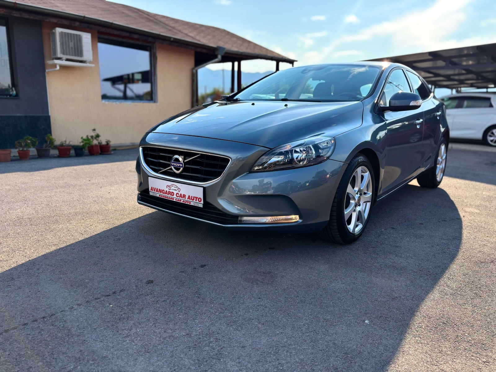 Volvo V40  - изображение 3