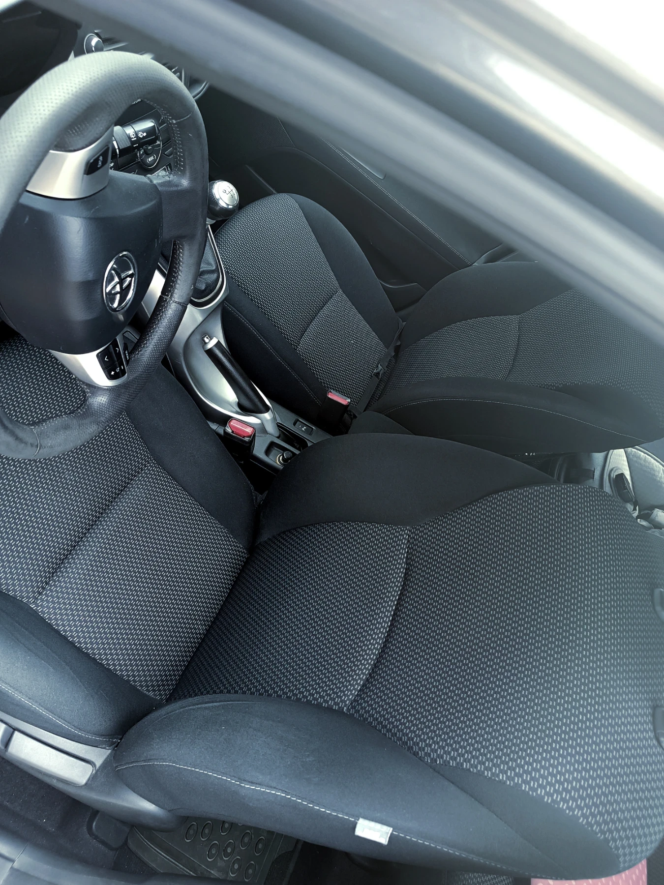 Toyota Auris 1.33 VVTI - изображение 8
