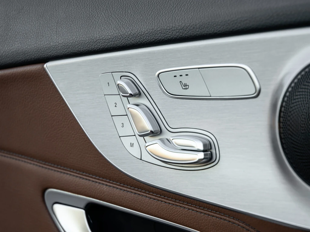 Mercedes-Benz C 300 AMG-pkg| COUPE| BROWN INT| NAV| PANOROOF| B.SPOT|  - изображение 10