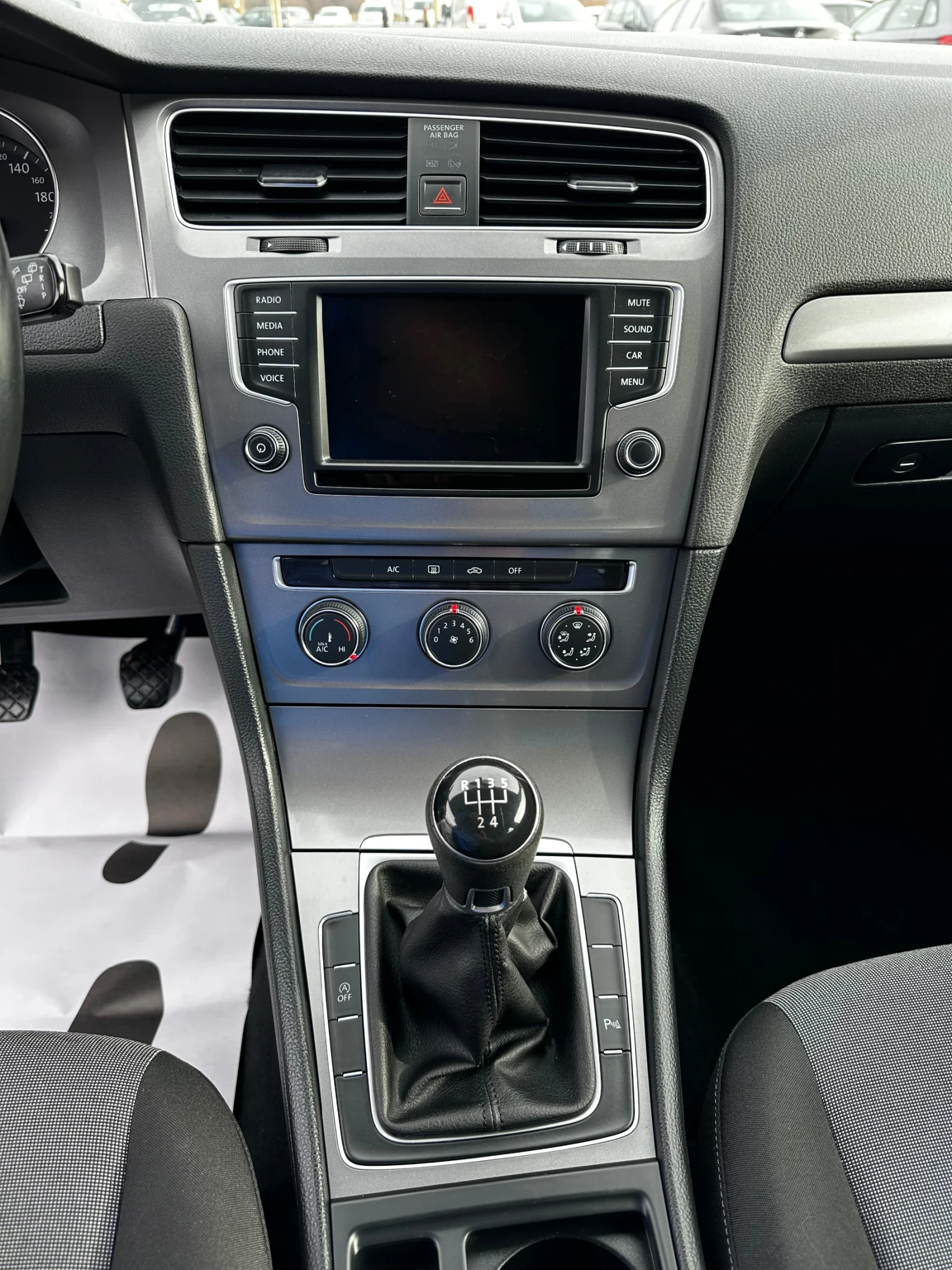 VW Golf 1.6TDI-���� 6-������ ������-NEW-TOP | Mobile.bg � ����������� 10