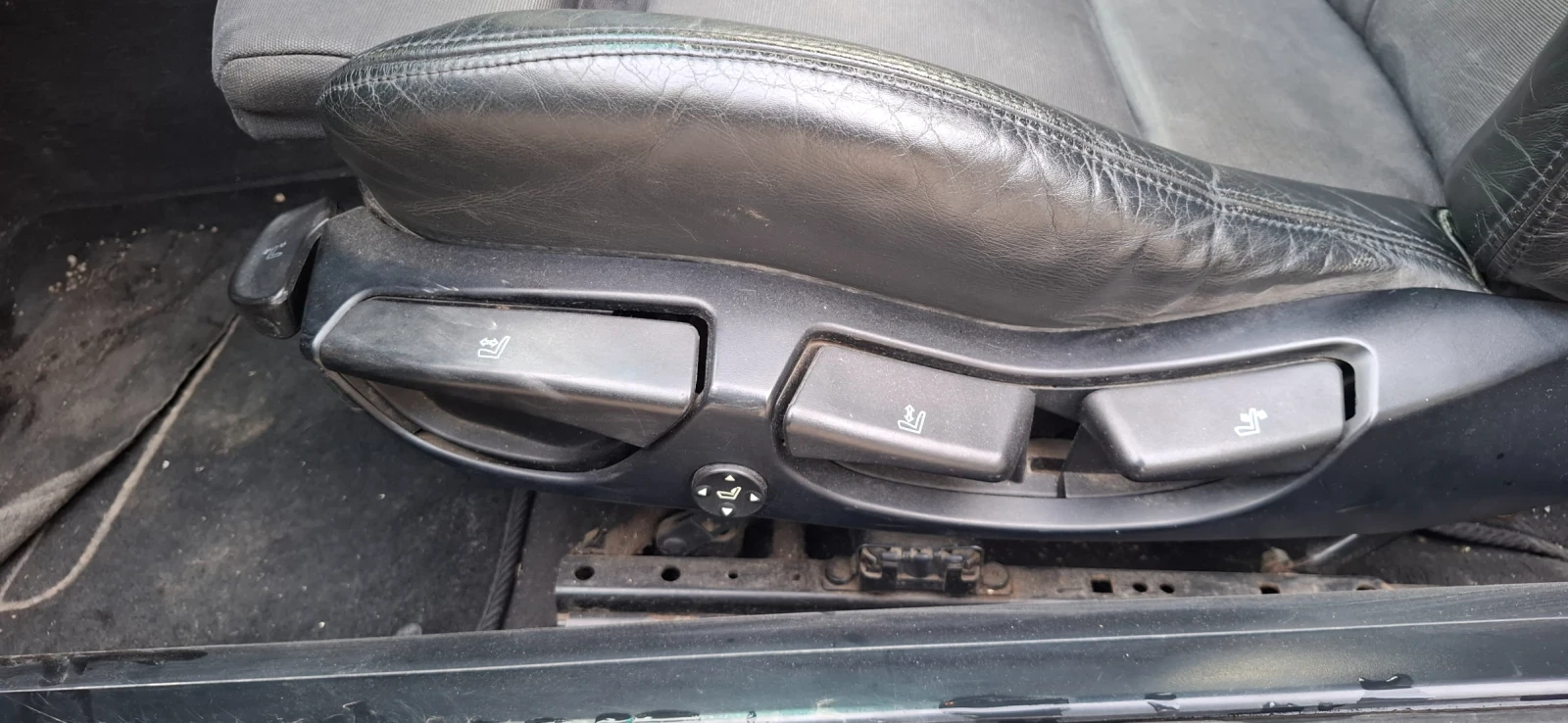 BMW 320 320 ci lpg, снимка 10 - Автомобили и джипове - 53757848