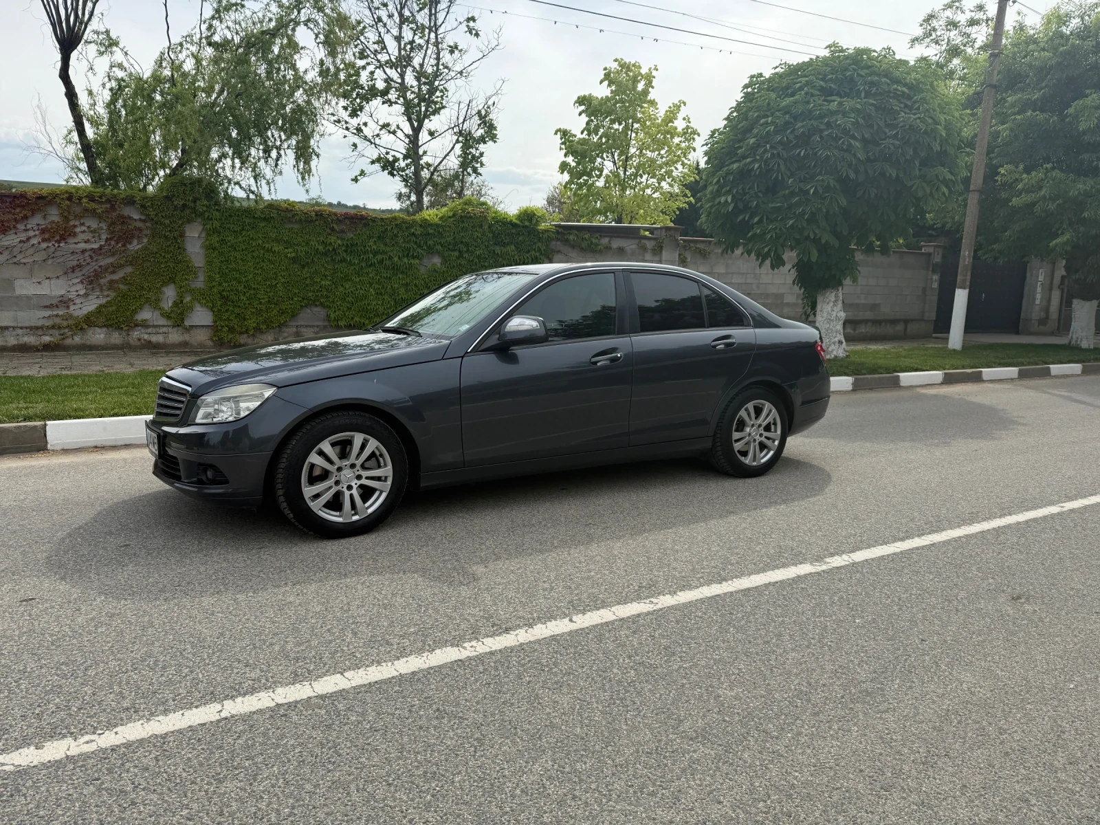Mercedes-Benz C 180, снимка 3 - Автомобили и джипове - 54600032