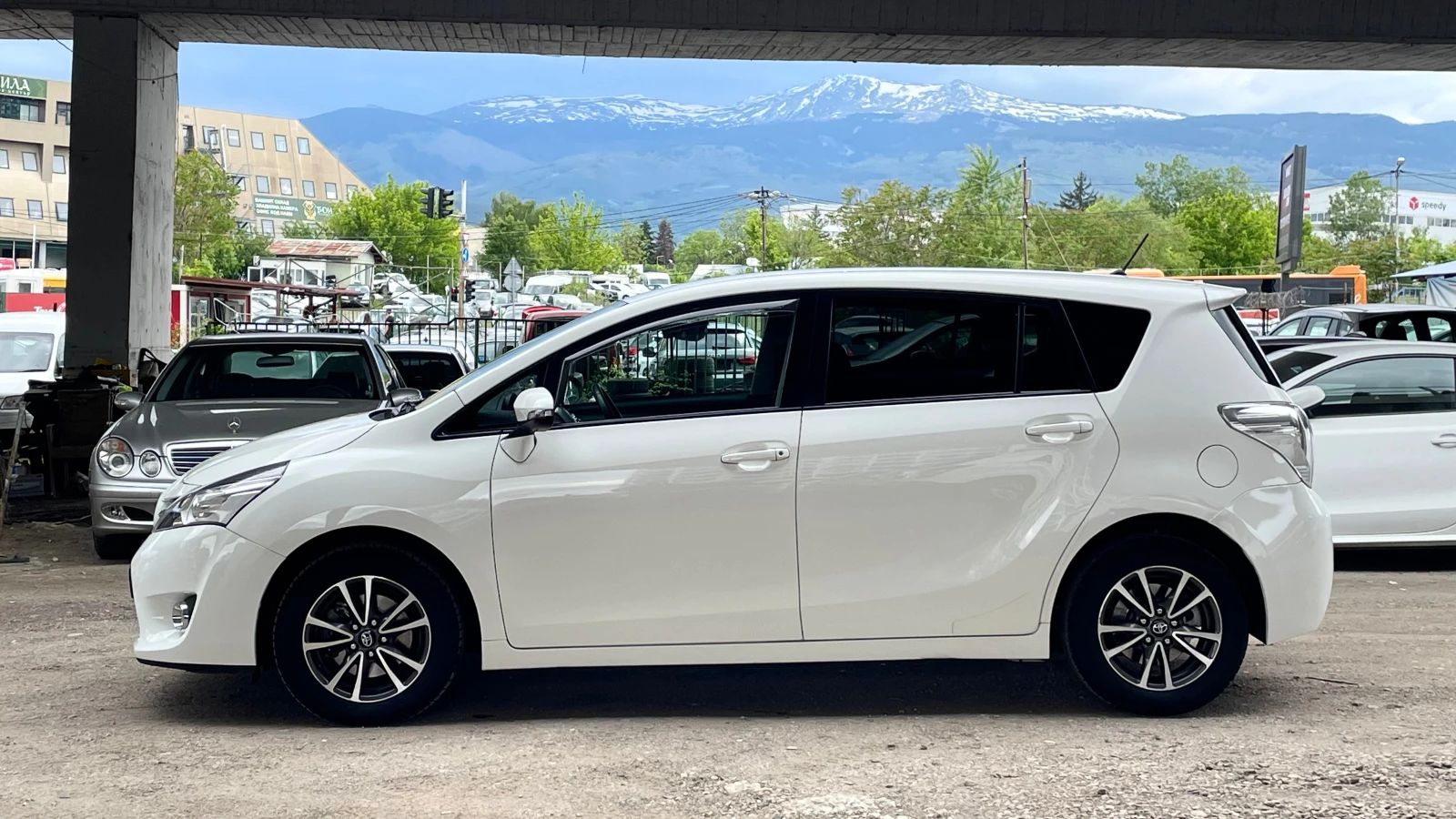 Toyota Verso ОБСЛУЖЕНА, снимка 8 - Автомобили и джипове - 54608697