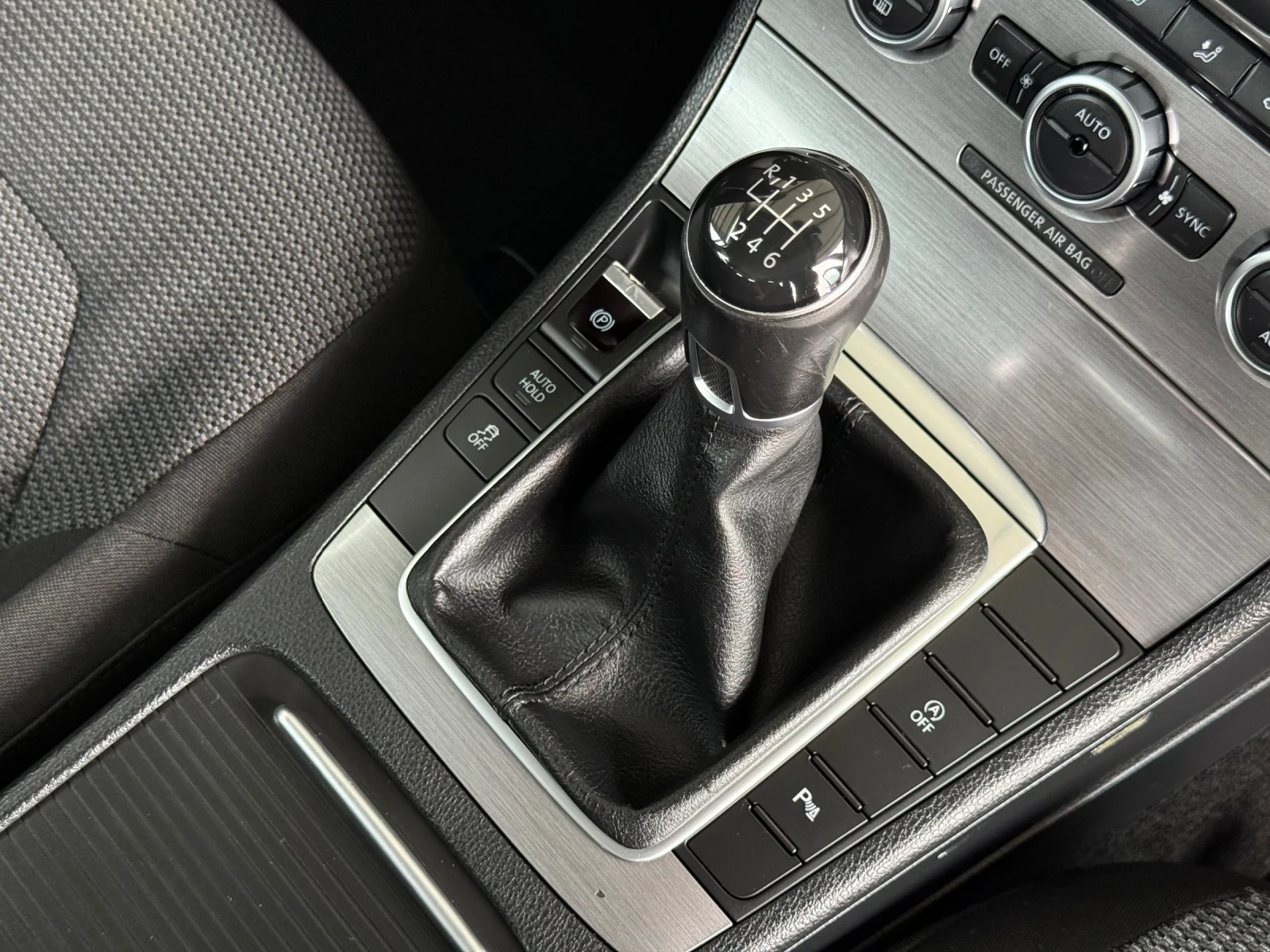 VW Passat 2.0TDI= 170HP= ГАРАНЦИЯ= ЛИЗИНГ= CLIMATRONIC, снимка 13 - Автомобили и джипове - 54651729