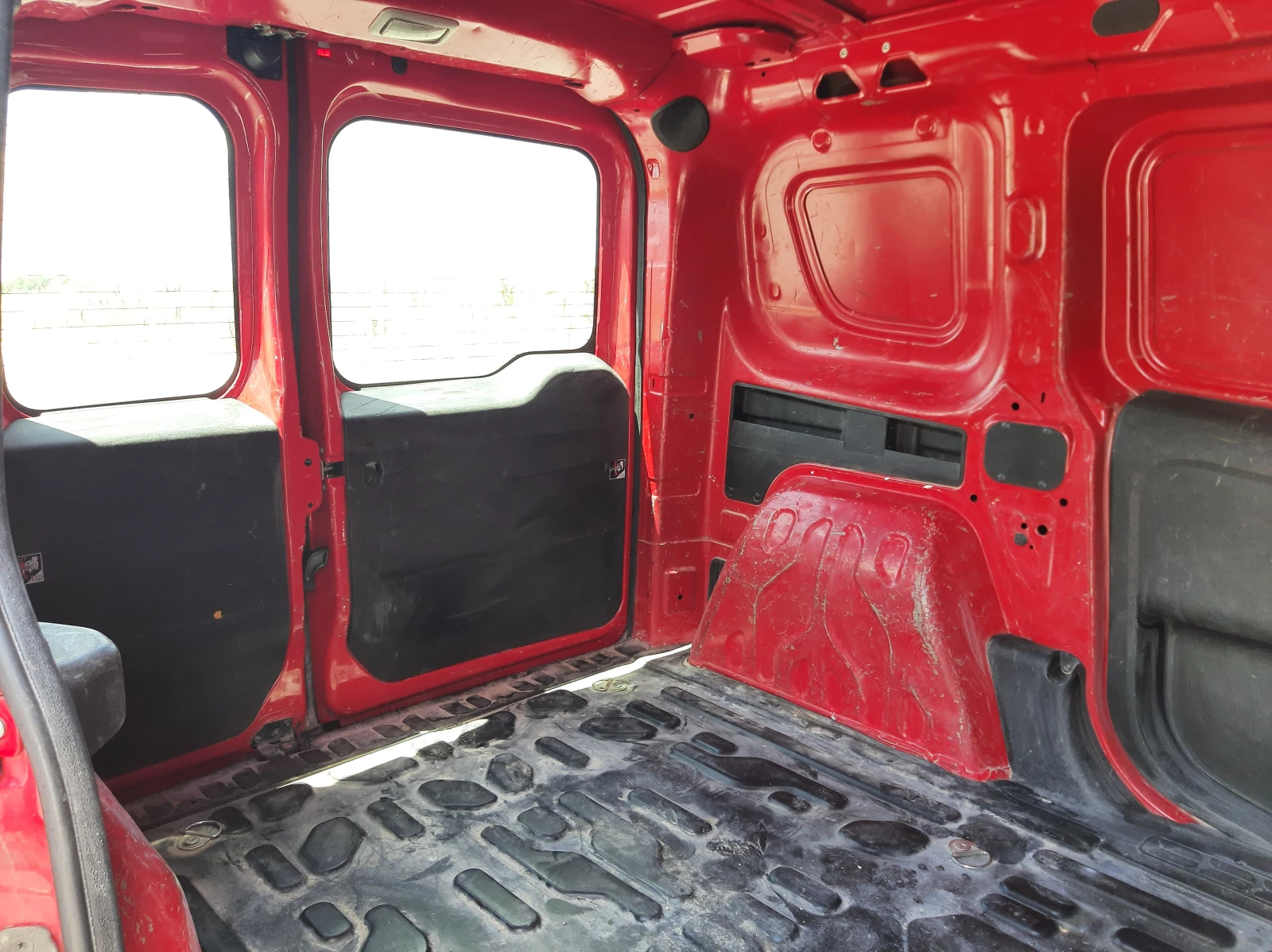 Opel Combo 1.3CDTI, снимка 14 - Автомобили и джипове - 55221416