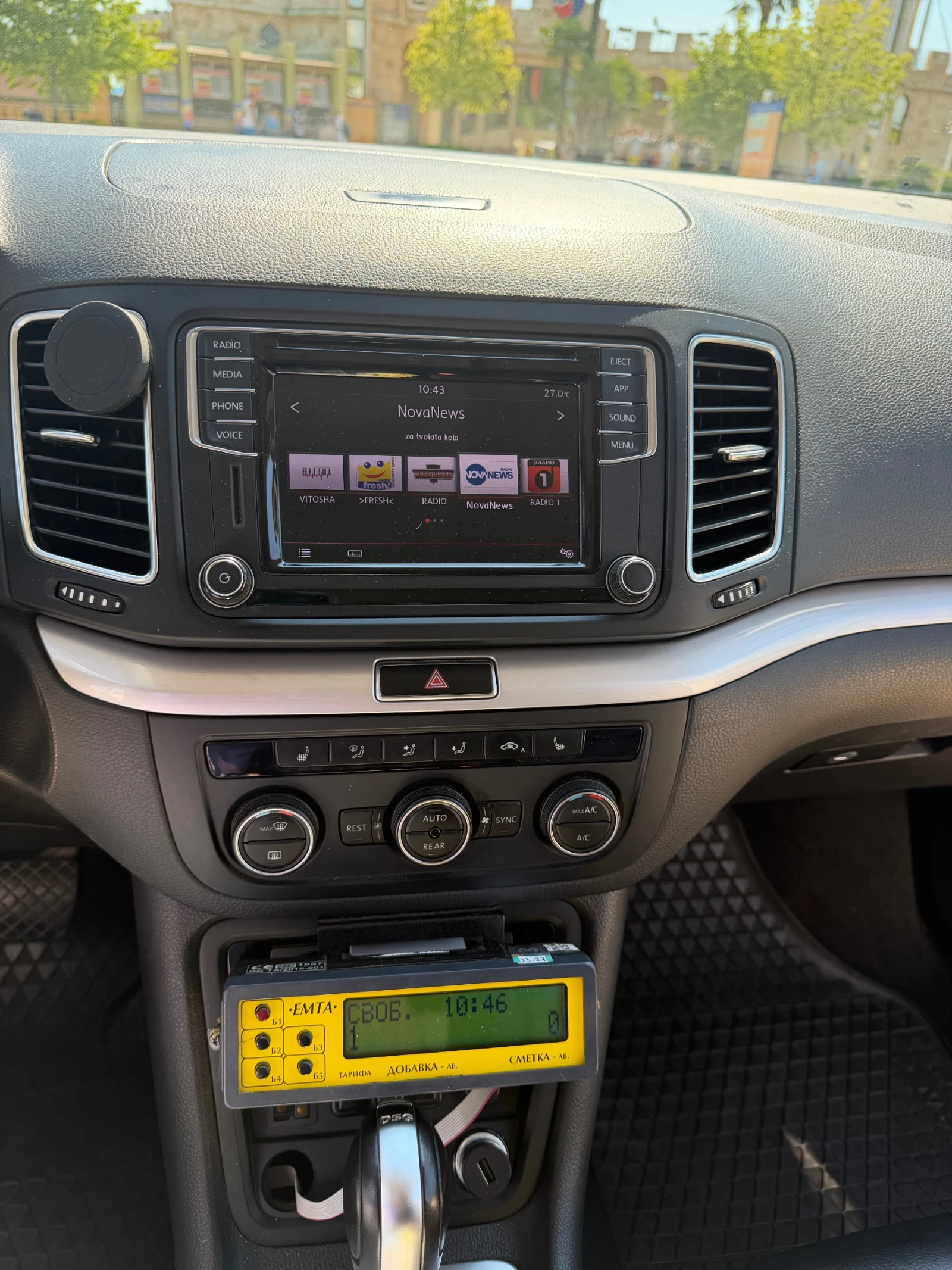 VW Sharan 2.0 tdi dsg, снимка 8 - Автомобили и джипове - 55391684