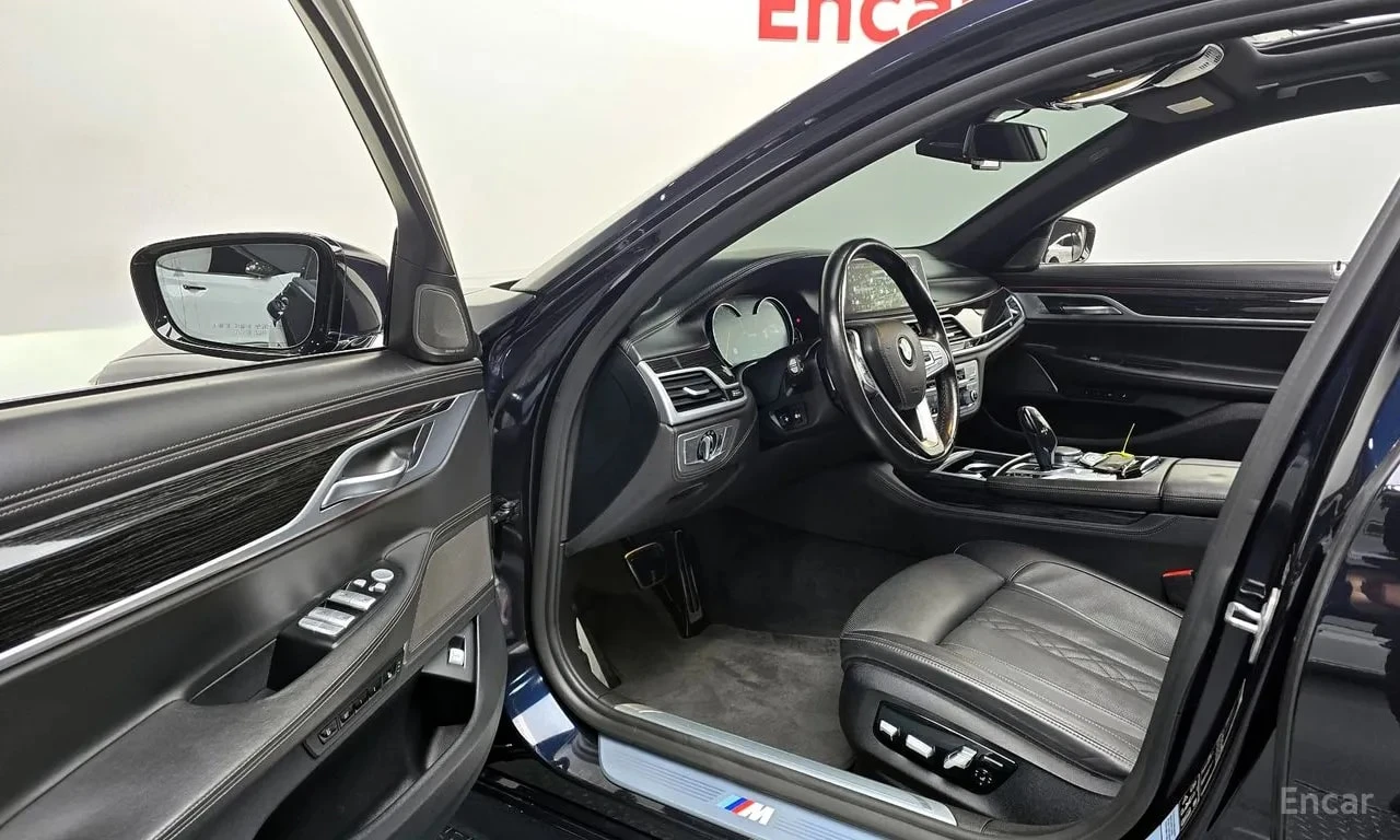 BMW 740 * 740Li xDrive M Sport Package* АВТОКРЕДИТ* , снимка 11 - Автомобили и джипове - 56097368