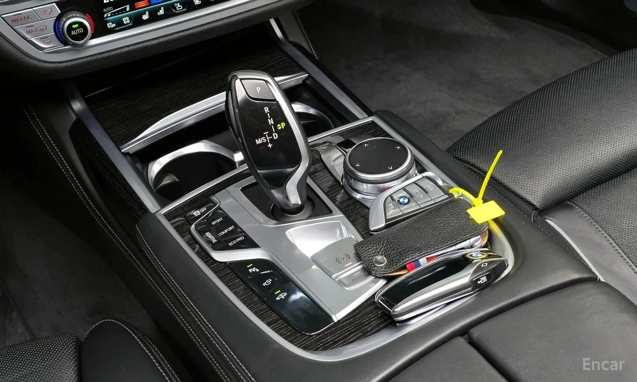 BMW 740 * 740Li xDrive M Sport Package* АВТОКРЕДИТ* , снимка 9 - Автомобили и джипове - 56097368