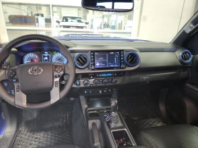 Toyota Tacoma * NIGHTSHADE CREW CAB SHORT BED* Aвтокредит* CarFa - 35900 € / 70214.30 лв. - 76307677 10