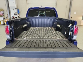 Toyota Tacoma * NIGHTSHADE CREW CAB SHORT BED* Aвтокредит* CarFa - 35900 € / 70214.30 лв. - 76307677 7