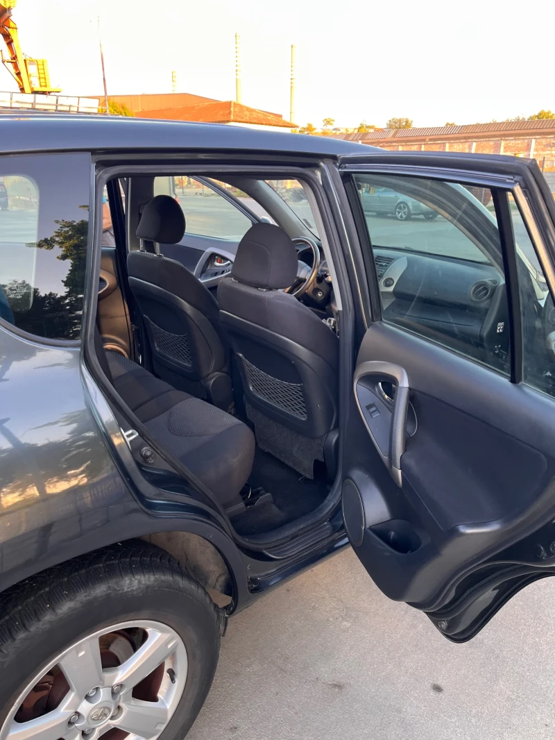 Toyota Rav4, снимка 7 - Автомобили и джипове - 52283009