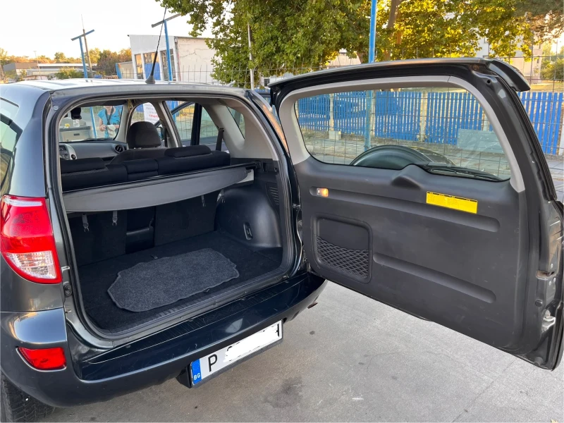 Toyota Rav4, снимка 9 - Автомобили и джипове - 52283009