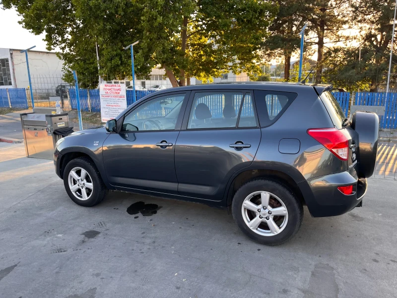 Toyota Rav4, снимка 3 - Автомобили и джипове - 52283009