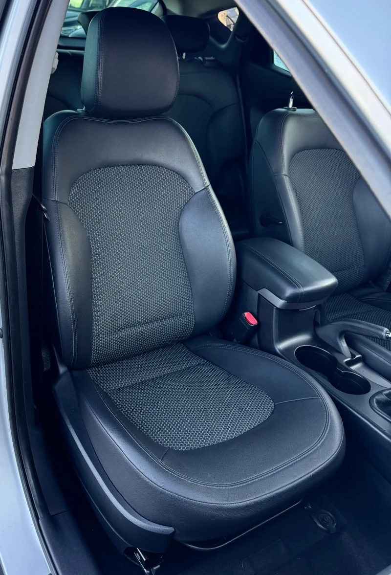 Hyundai IX35 2.0 CRDI-184kc, снимка 10 - Автомобили и джипове - 52616100