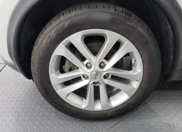 Nissan Juke 1.6 SV - изображение 5