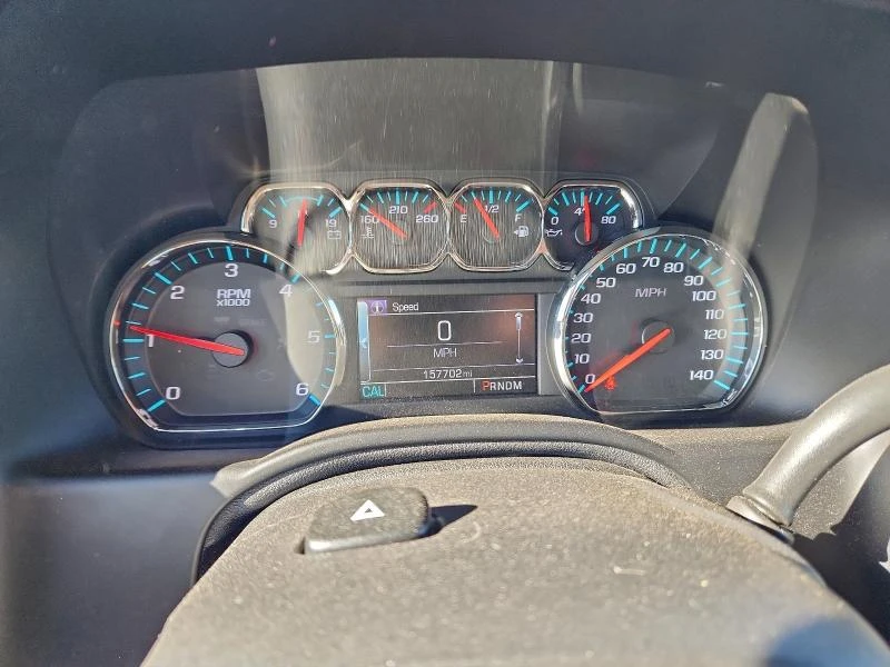 Chevrolet Suburban 5.3L 8 4x4 w/Rear Wheel Drv, снимка 12 - Автомобили и джипове - 53166971