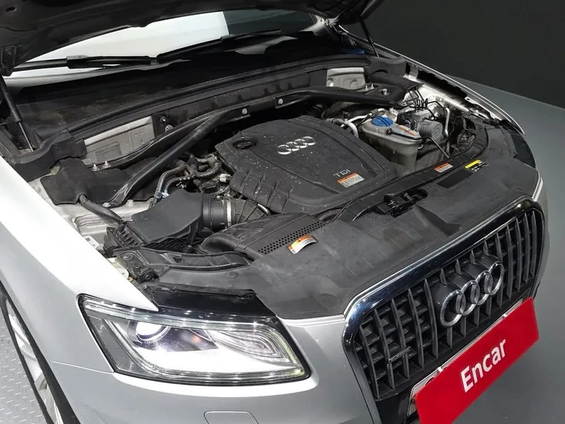 Audi Q5 2.0 TDI Quattro - САМО 30% АВАНС, снимка 6 - Автомобили и джипове - 56007916