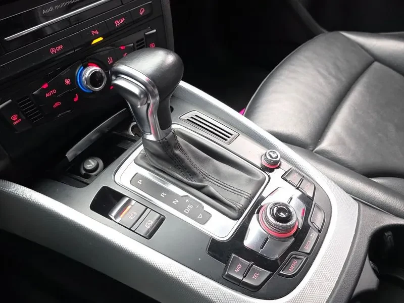 Audi Q5 2.0 TDI Quattro - САМО 30% АВАНС, снимка 9 - Автомобили и джипове - 56007916