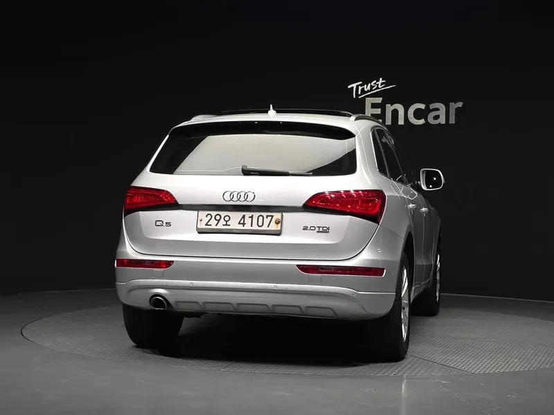 Audi Q5 2.0 TDI Quattro - САМО 30% АВАНС, снимка 4 - Автомобили и джипове - 56007916