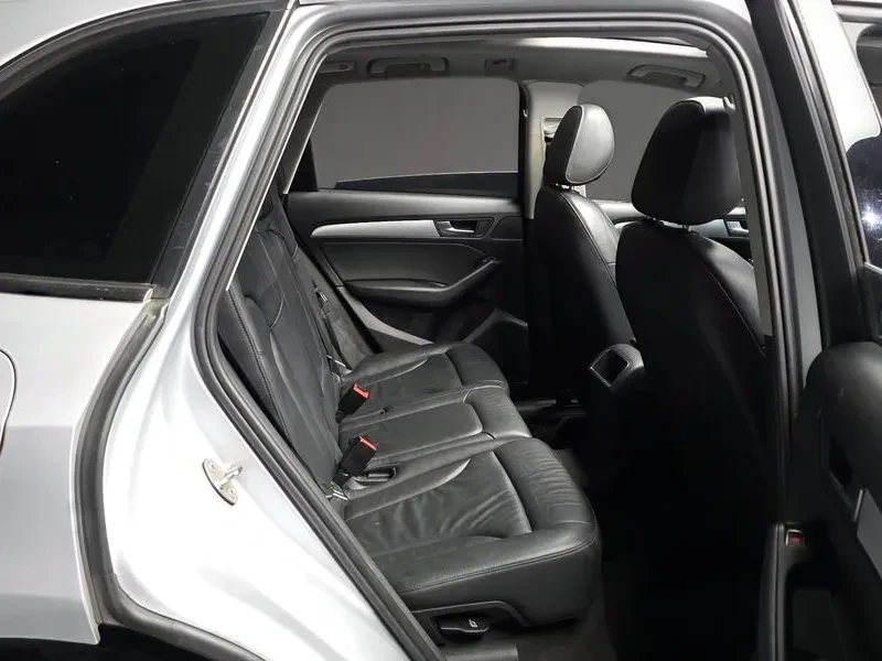 Audi Q5 2.0 TDI Quattro - САМО 30% АВАНС, снимка 12 - Автомобили и джипове - 56007916