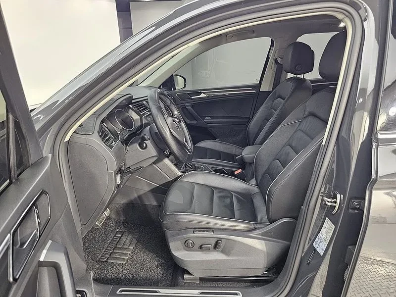 VW Tiguan Nd Generation 2.0 Tdi Prestige, снимка 8 - Автомобили и джипове - 56251566