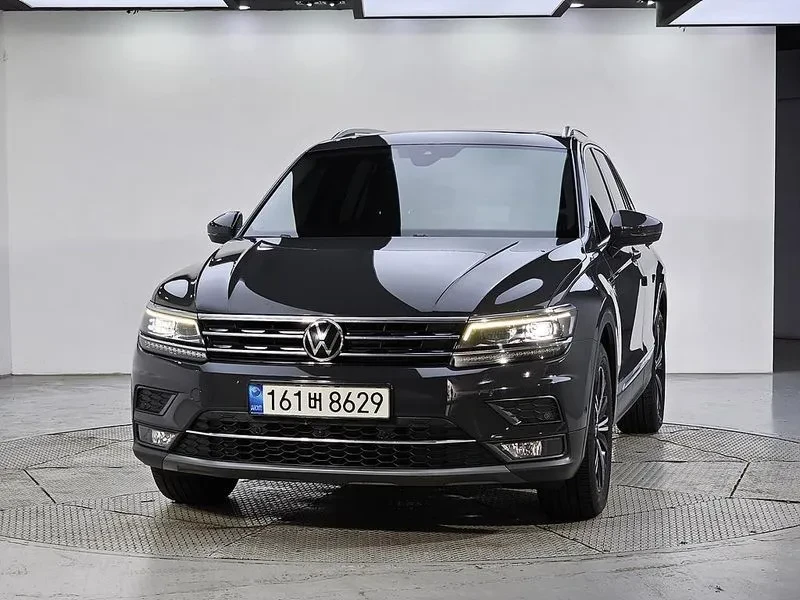 VW Tiguan Nd Generation 2.0 Tdi Prestige, снимка 2 - Автомобили и джипове - 56251566