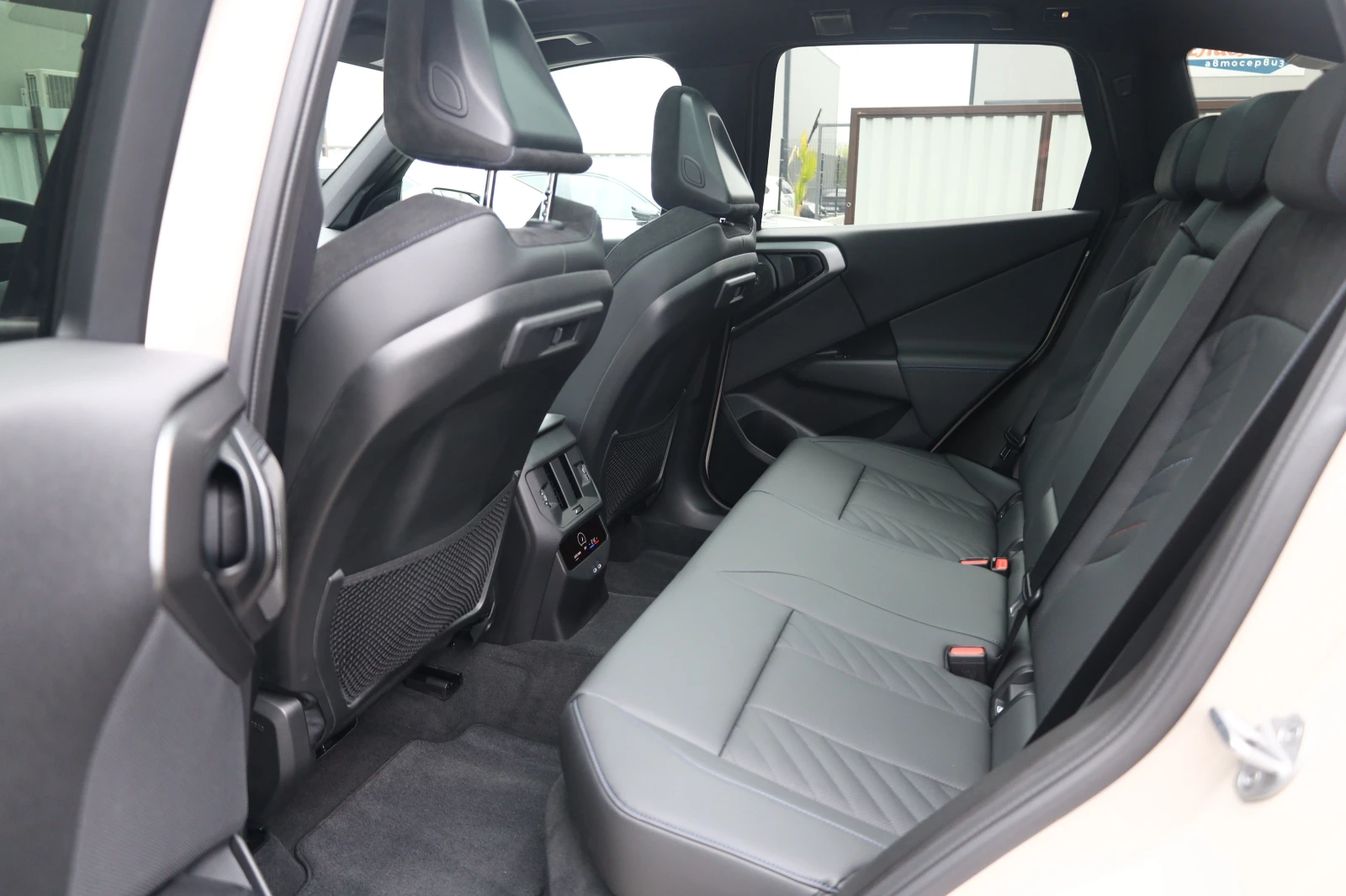 BMW X3 20d xD M Sport #KeyGo #PANO #Assist #h/k #iCarbg - изображение 10