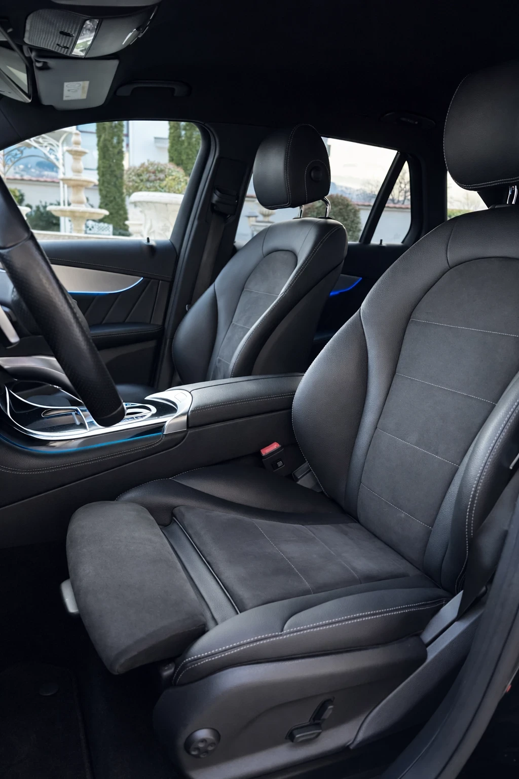 Mercedes-Benz GLC 250 AMG::360::ОБСЛУЖЕНА::ПЪЛНА ИСТОРИЯ МЕРЦЕДЕС::, снимка 9 - Автомобили и джипове - 53918809