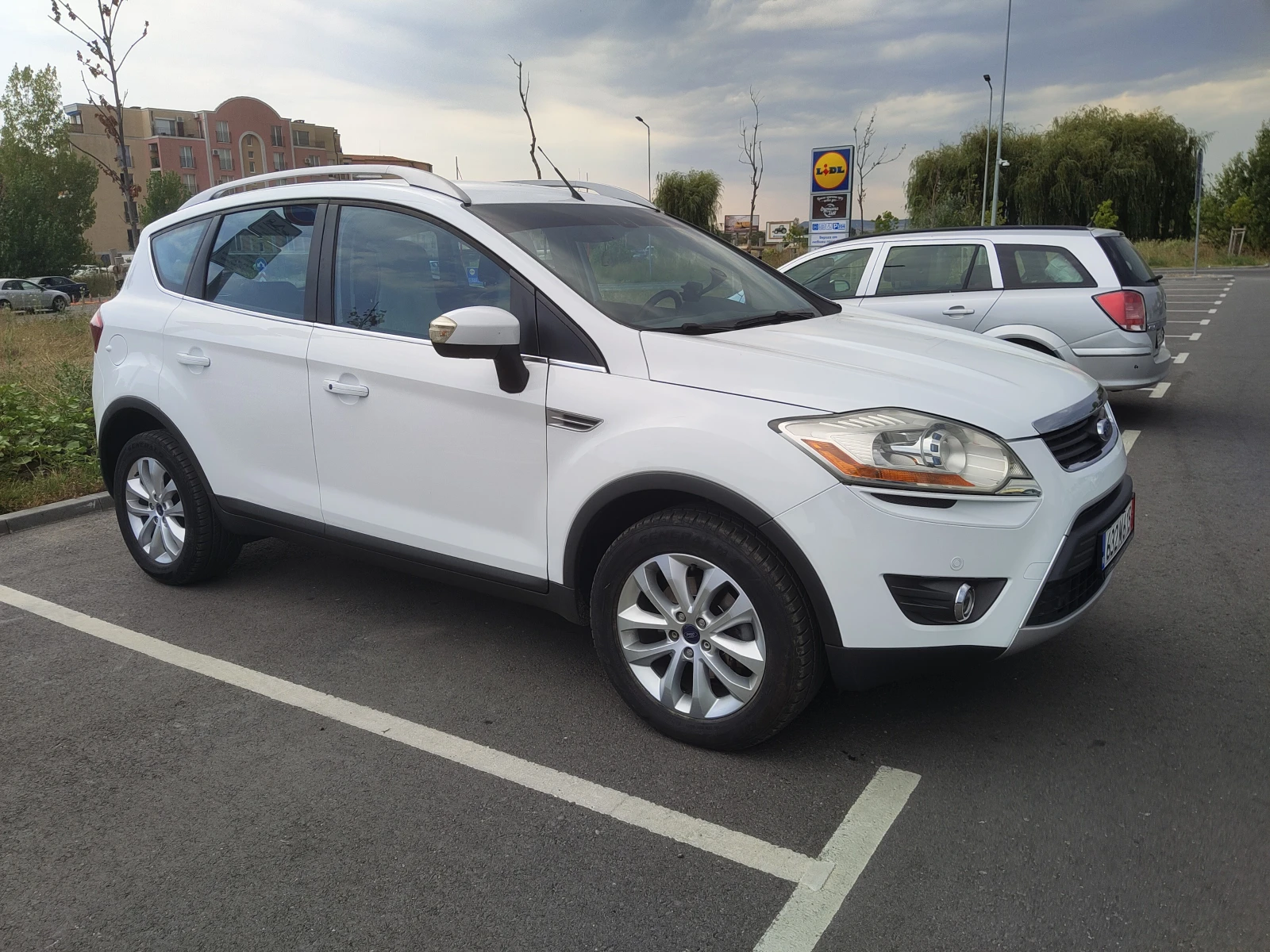 Ford Kuga 2.0, снимка 3 - Автомобили и джипове - 54624562