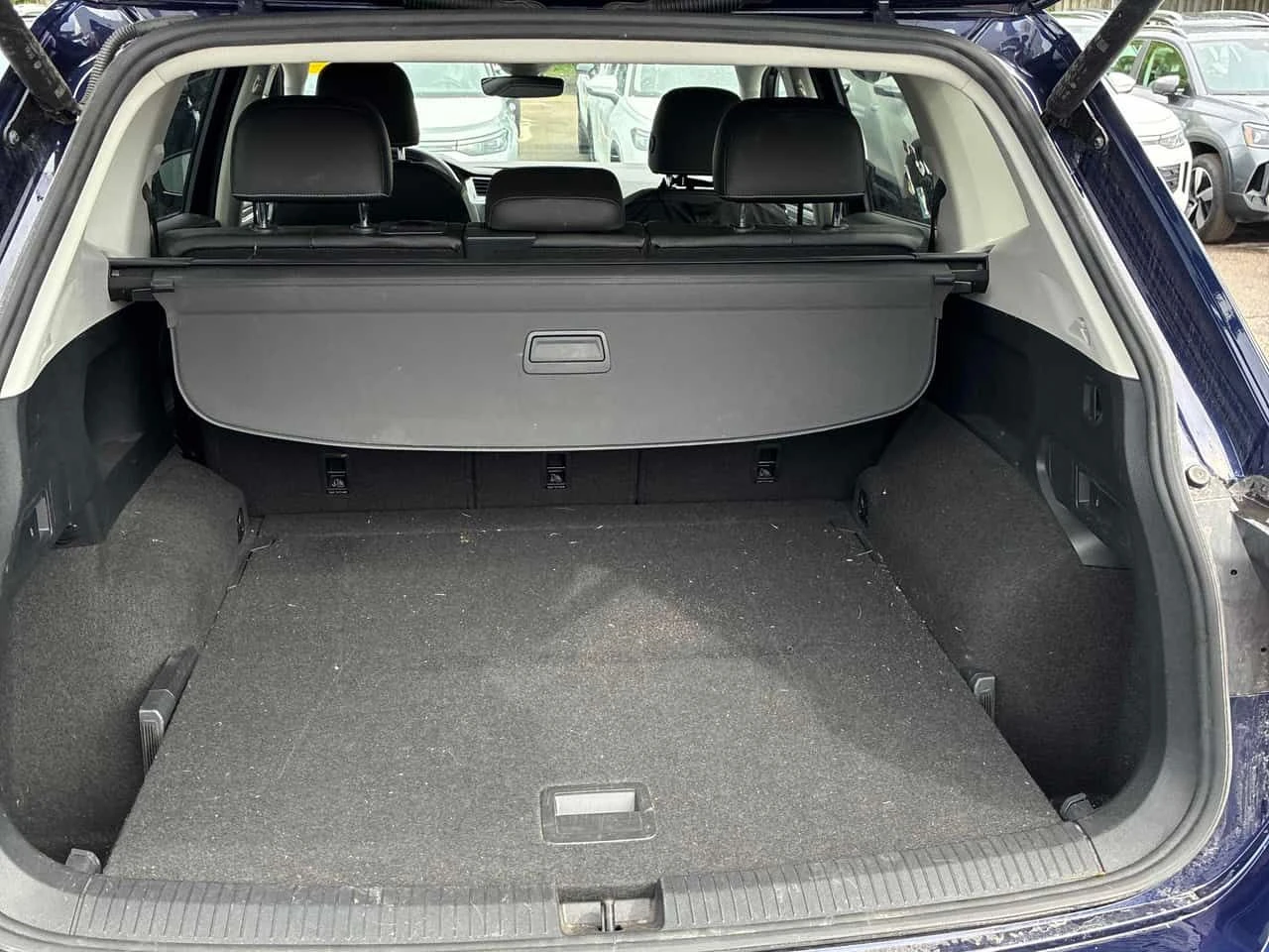 VW Tiguan * Comfortline * CARFAX * ПАНО * KEYLESS * КЛИПОВЕ, снимка 13 - Автомобили и джипове - 54974048