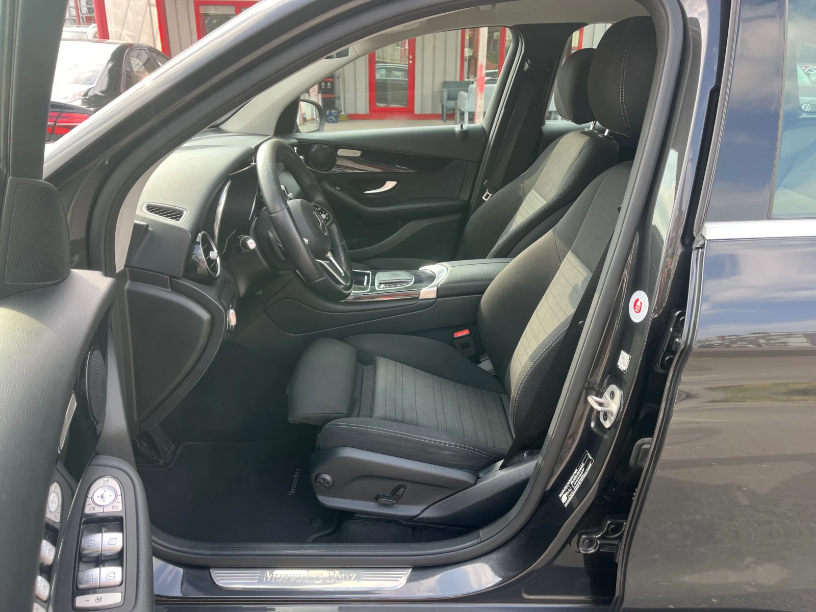 Mercedes-Benz GLC 250 2.0 BENZ, снимка 13 - Автомобили и джипове - 55174831