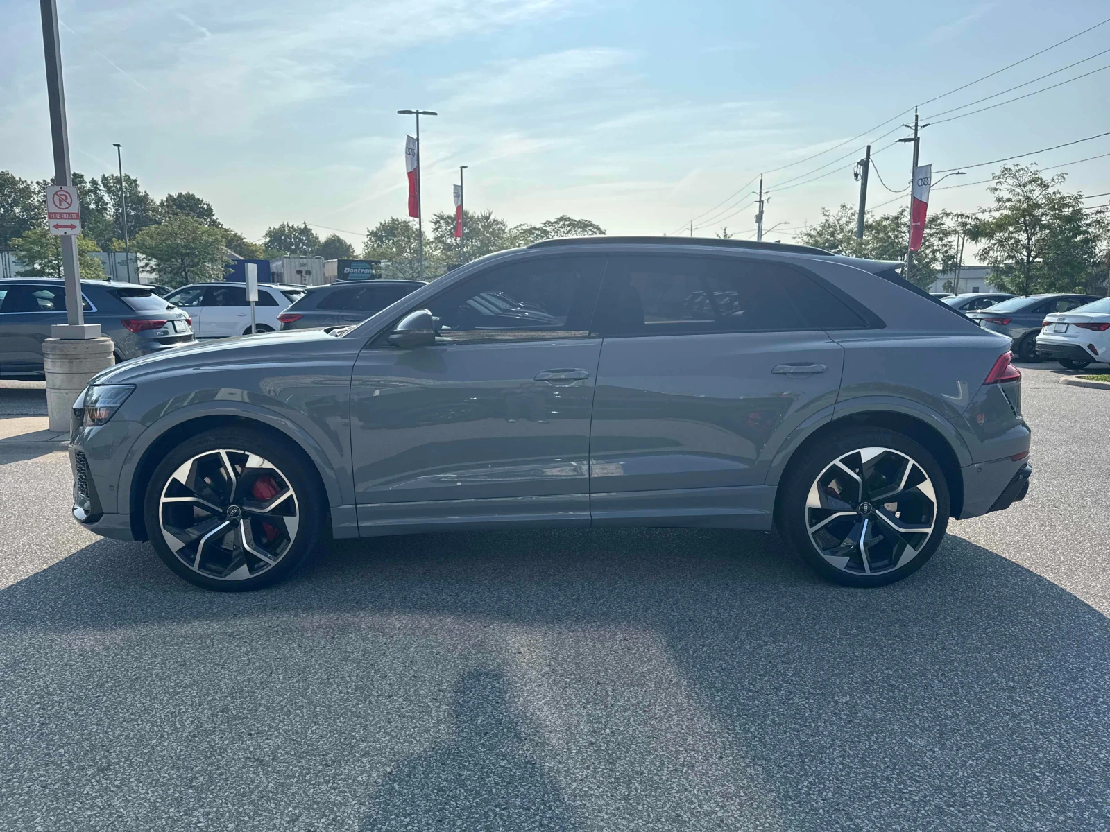 Audi RSQ8 * 4.0 TFSI quattro * CARFAX * ОПЦИЯ ЗА ФИНАНСИРАНЕ, снимка 2 - Автомобили и джипове - 55850053