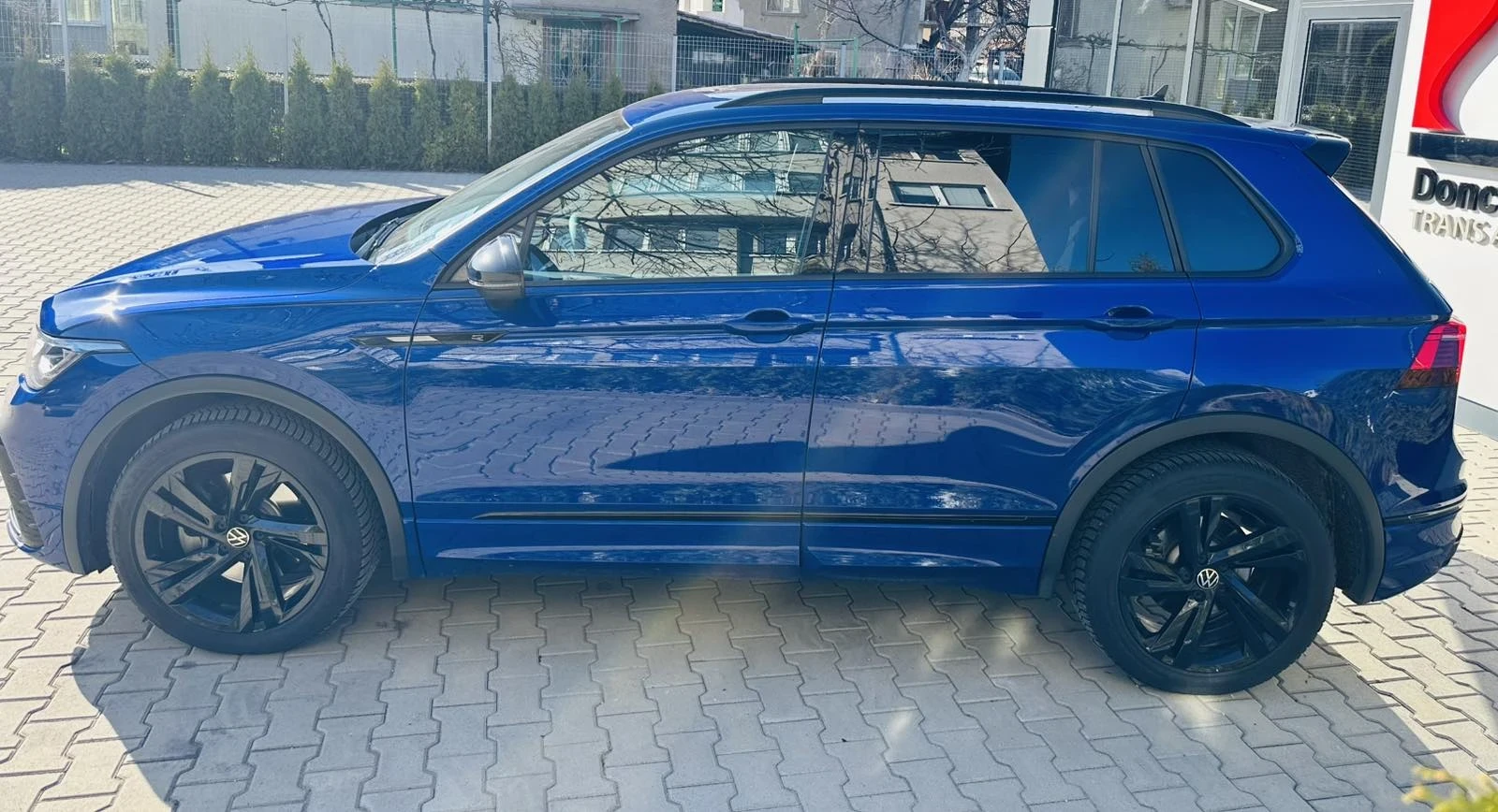 VW Tiguan 2.0i/R-LINE/4X4, снимка 7 - Автомобили и джипове - 55901040