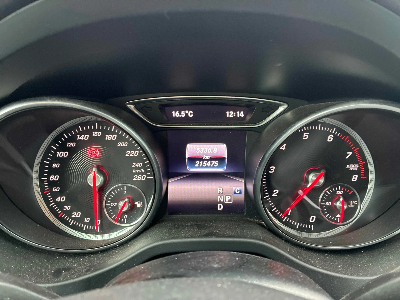 Mercedes-Benz GLA 250 * АВТОКРЕДИТ * ГЛАВНО ПРЕДСТАВИТЕЛСТВО, снимка 8 - Автомобили и джипове - 56114491